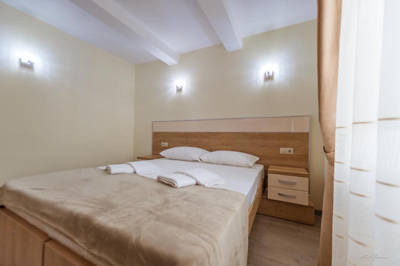 Luxury Desing Apartment Пітешть Екстер'єр фото