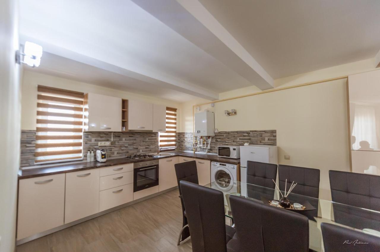 Luxury Desing Apartment Пітешть Екстер'єр фото