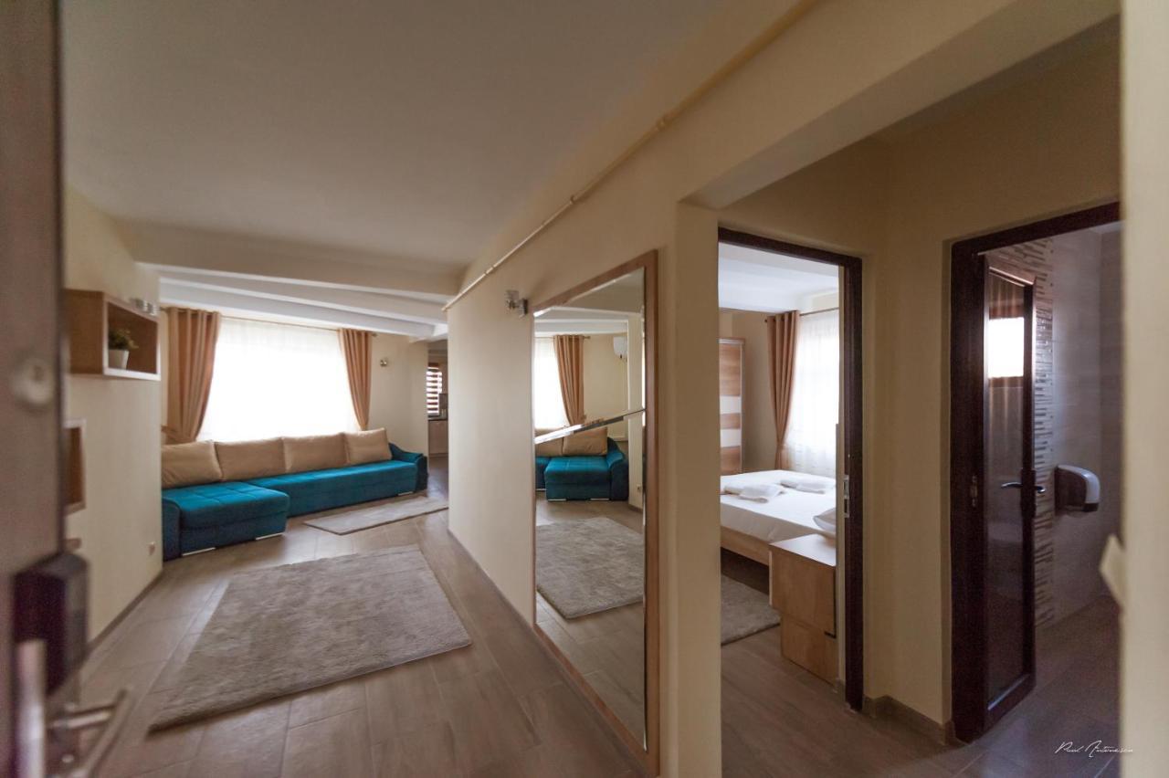 Luxury Desing Apartment Пітешть Екстер'єр фото