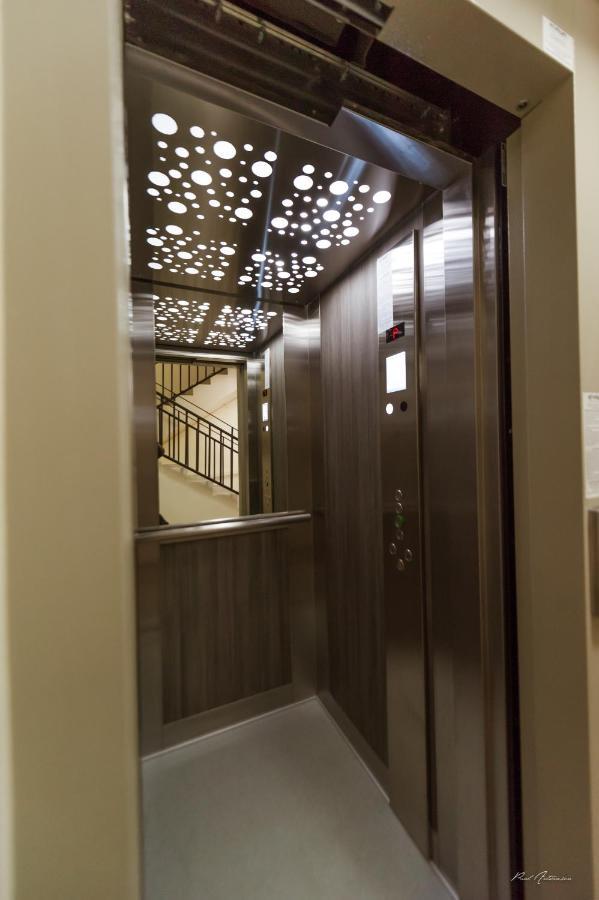 Luxury Desing Apartment Пітешть Екстер'єр фото